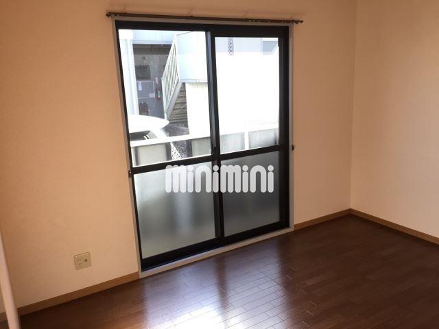 玄関　シューズボックスあります。