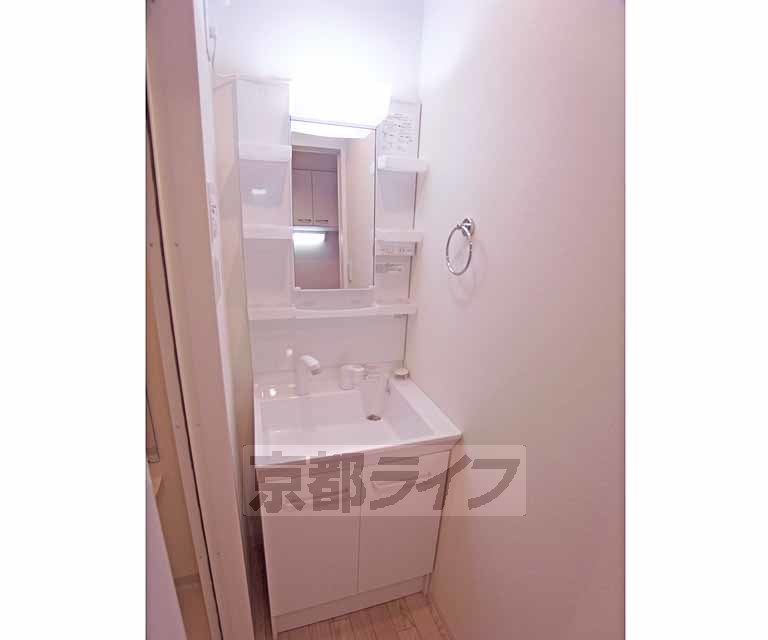 洗面設備　築浅の綺麗な物件です！