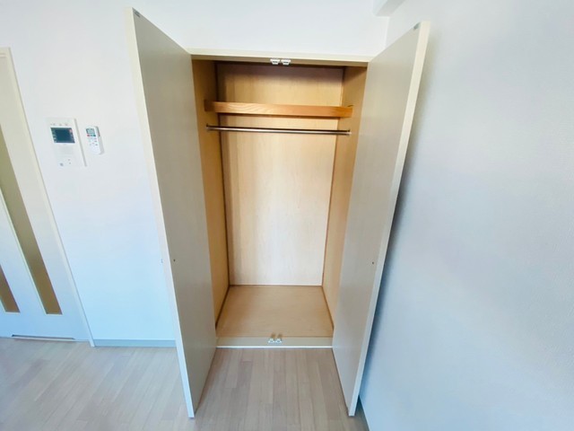 収納　写真は違う号室です。