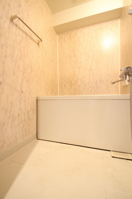 バス・シャワールーム　※補修中のお写真になります。