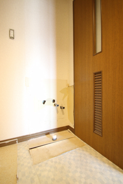 洗面設備　※補修中のお写真になります。