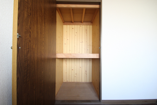 収納　※補修中のお写真になります。