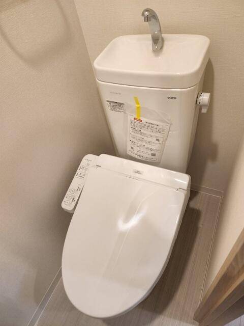 トイレ　温水洗浄便座