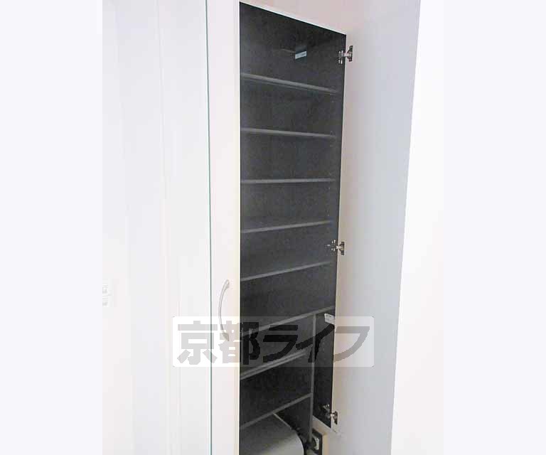 収納　玄関にはたっぷり入るシューズボックスがあります！