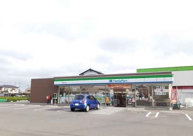 コンビニ　ファミリーマート 那珂菅谷中央店（コンビニ）まで483m