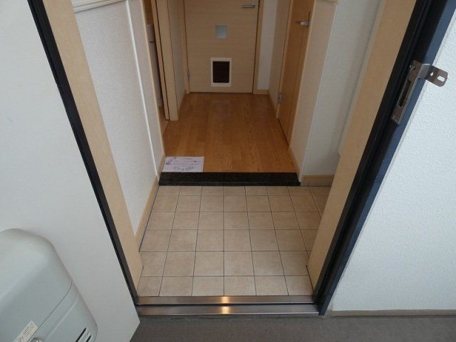 玄関　玄関にシューズボックスがあります。