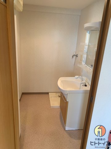 洗面設備　スペースが確保できる洗面所です