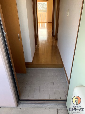 玄関　収納もある玄関です