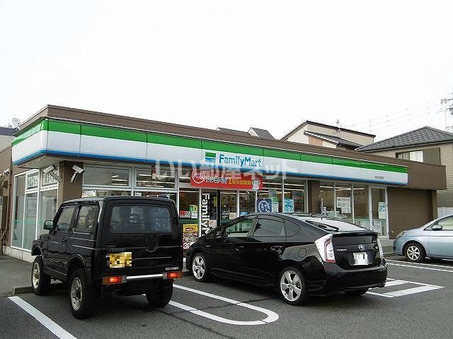 コンビニ　ファミリーマート 半田大池町店（コンビニ）まで358m