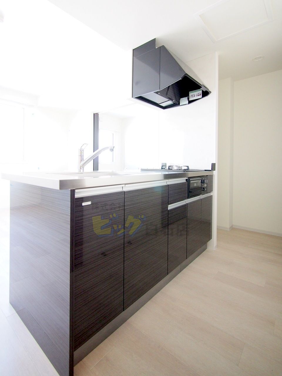 キッチン　人気の対面式システムキッチンです♪