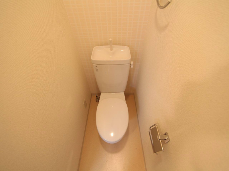 トイレ　トイレ　温水洗浄便座取り付け可