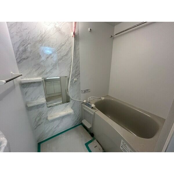 バス・シャワールーム　アートレジデンス上町　浴室