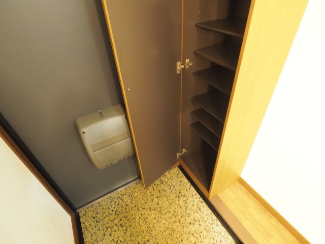 玄関　参考写真　同物件同間取りのお部屋の写真です