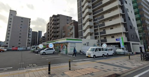 コンビニ　ファミリーマート 大分東浜1丁目店（コンビニ）まで742m