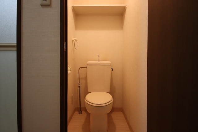 トイレ　※別室の参考写真の為、現況優先です。