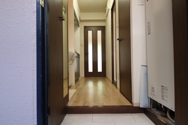 玄関　※別室の参考写真の為、現況優先です。