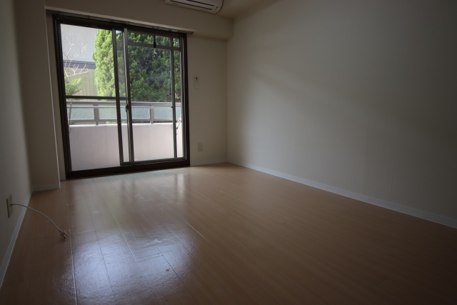 居室・リビング　※別室の参考写真の為、現況優先です。