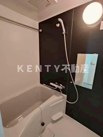 洗面設備　明るい洗面所です