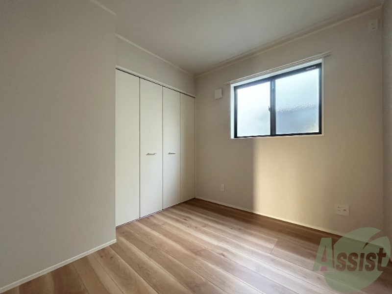 その他部屋・スペース　寝室になりそうな洋室です。シンプルで落ち着きますね。