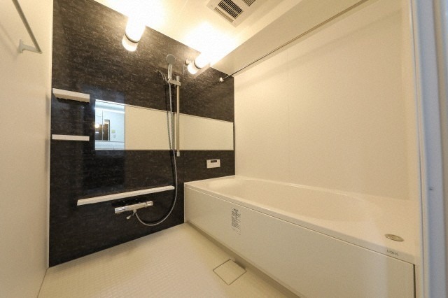 バス・シャワールーム　一日の疲れを癒しましょう。