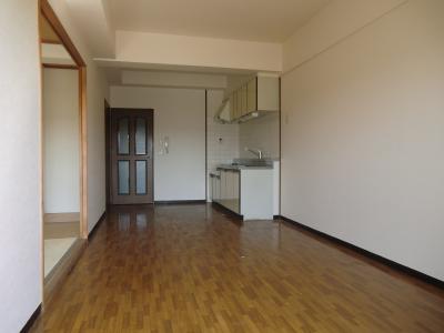 居室・リビング　写真は同物件の別号室です。