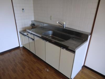 キッチン　写真は同物件の別号室です。