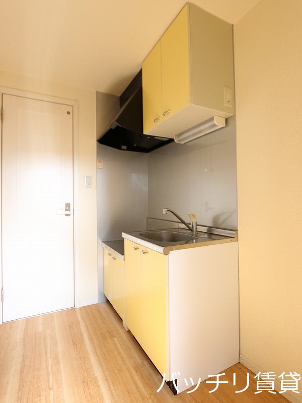 キッチン　別号室の画像。現況を優先します。