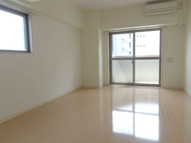 その他部屋・スペース　２面採光の明るいお部屋