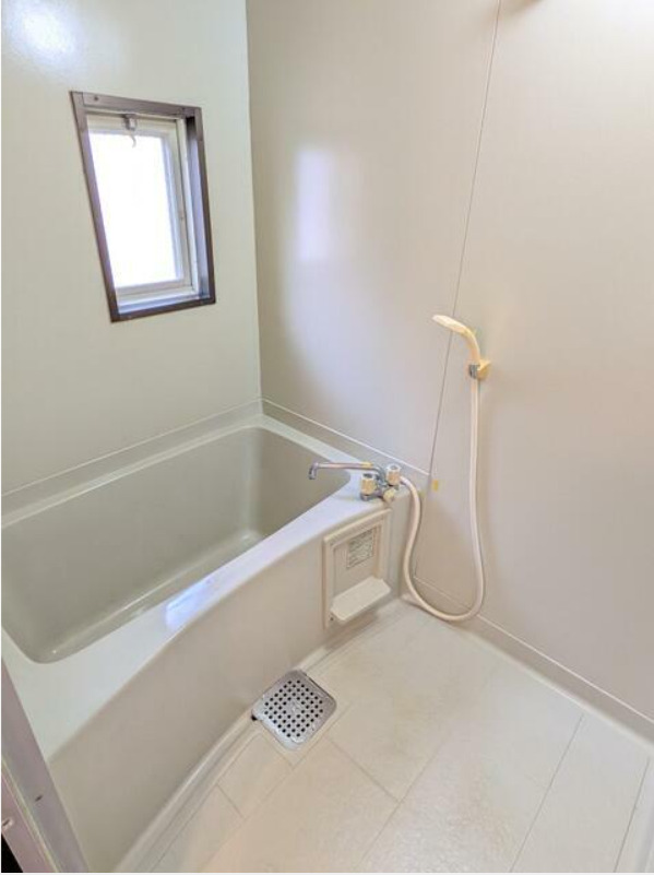 バス・シャワールーム　お風呂で日々の疲れを落としましょう