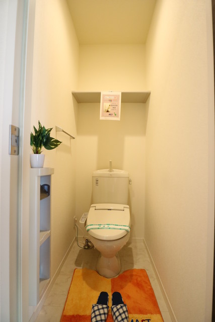 トイレ　備品は付きません。