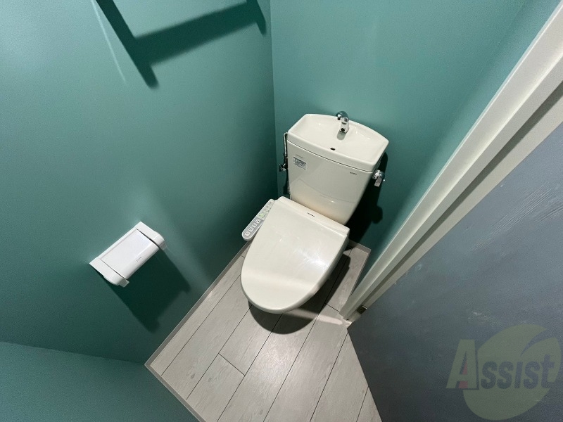 トイレ　こちらはトイレです。清潔感があり、安心して使用できます。