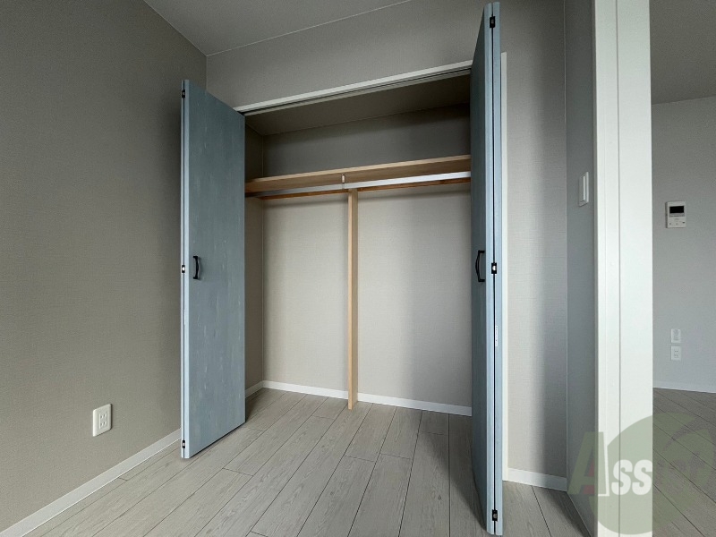 収納　寝室の収納です。部屋がすっきり片付きます。