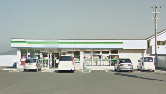 コンビニ　ファミリーマート三木町氷上店（コンビニ）まで2492m