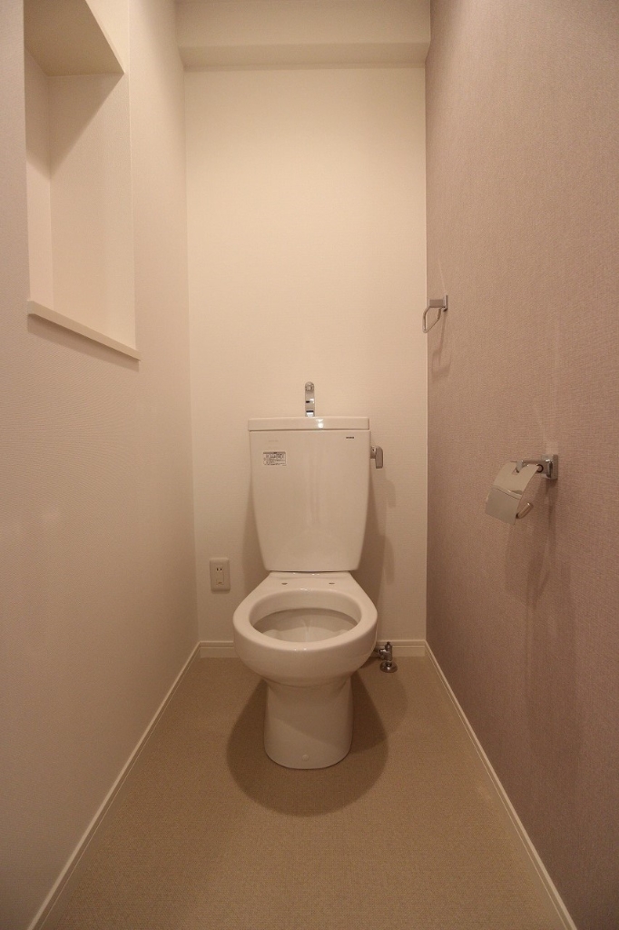 トイレ　建築中の為、フタやウォシュレットが未設置です。