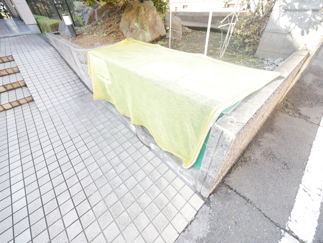 その他共有部分　★敷地内にごみ置き場がございます★