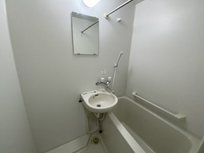 バス・シャワールーム　浴室乾燥機付きです。