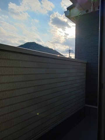 バルコニー　お洗濯にも便利なバルコニー付き