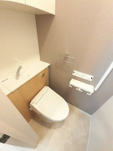 バス・シャワールーム　落ち着いた空間のお風呂です