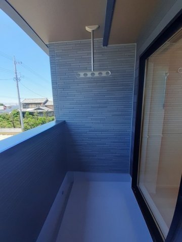 バルコニー　暖かな日差しのふりそそぐバルコニー