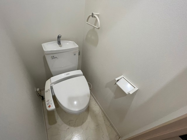 トイレ　別号室の写真