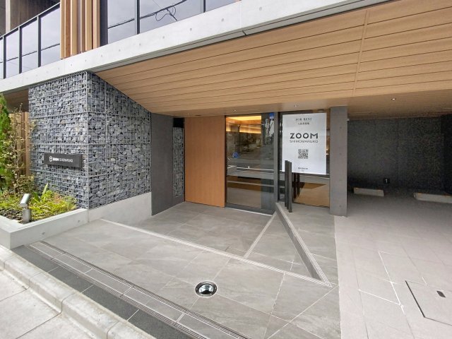 エントランス　建物の内部です