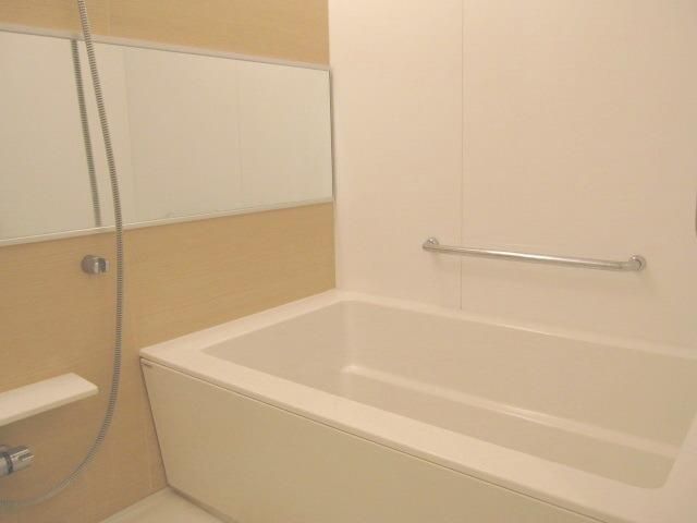 バス・シャワールーム　★追い焚き給湯でゆったりバスタイム★