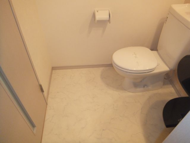 トイレ　写真別号室