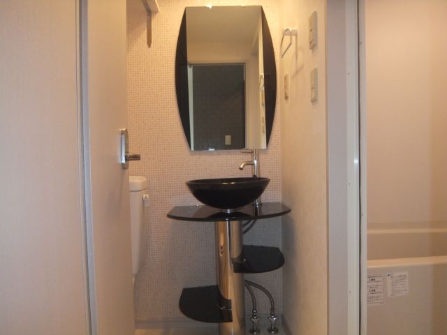 洗面設備　写真別号室