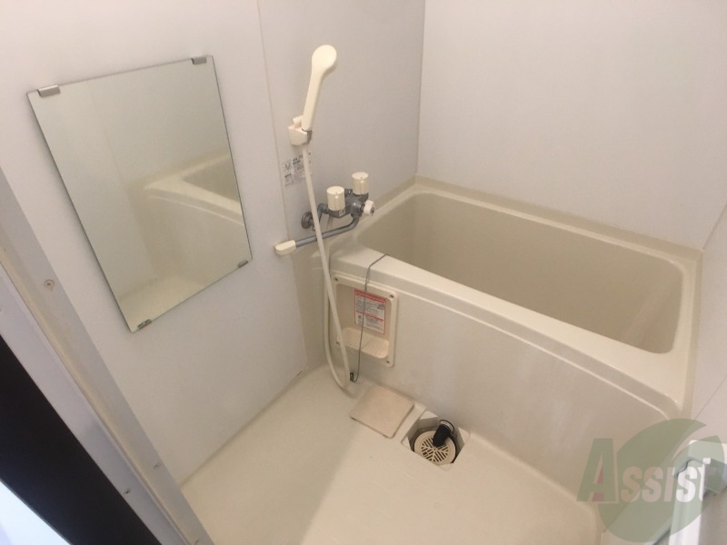 バス・シャワールーム　お風呂になります。一日の疲れを癒してくださいね。