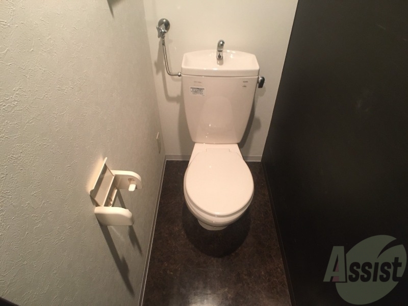 トイレ　こちらはトイレです。清潔感があり、安心して使用できます。