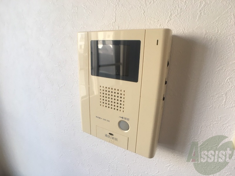 セキュリティ　ＴＶモニター付インターホンです。来客者の顔が見えるので安心！