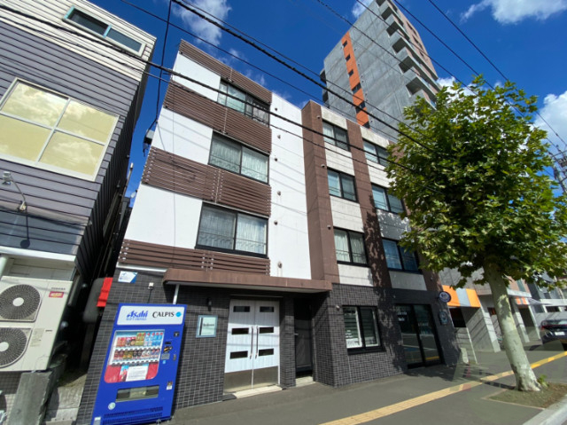 建物外観　札幌市中央区南２条西「Ｍｅｄｉｃｒｅｓｔ」