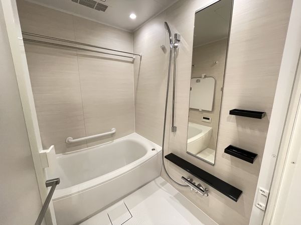 バス・シャワールーム　バスルーム