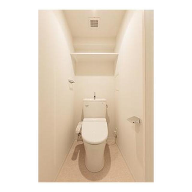 トイレ　※写真は同タイプ住戸です。